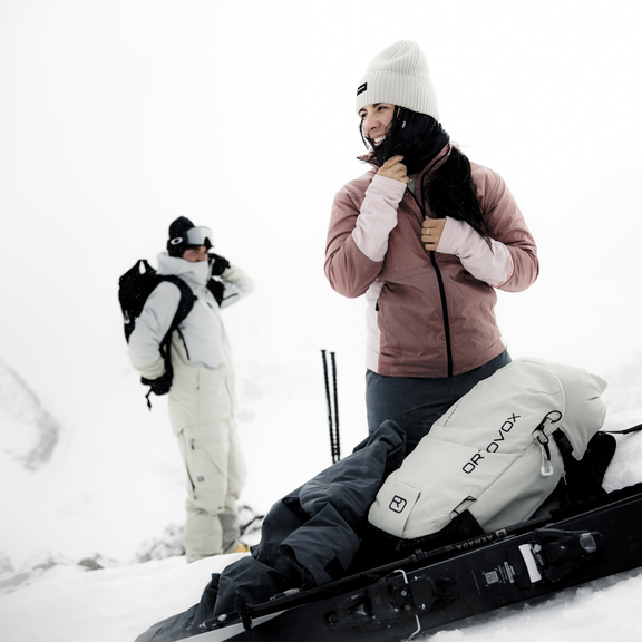 ORTOVOX RAVINE METAWOOL 60 HYBR JKT W | Insulating Jackets